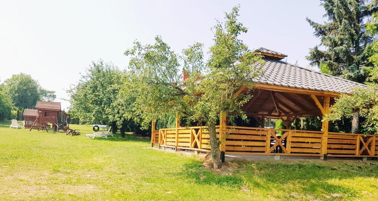 Willa-Restauracja Victoria Ostrowiec Świętokrzyski Exterior foto